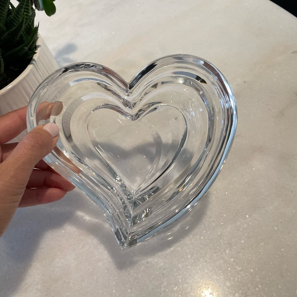 Glass Heart Dish - Picture 2 of 3